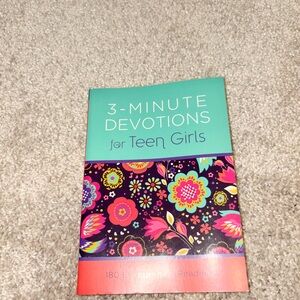 7/$20 3-Minute Devotions for Teen Girls Book
